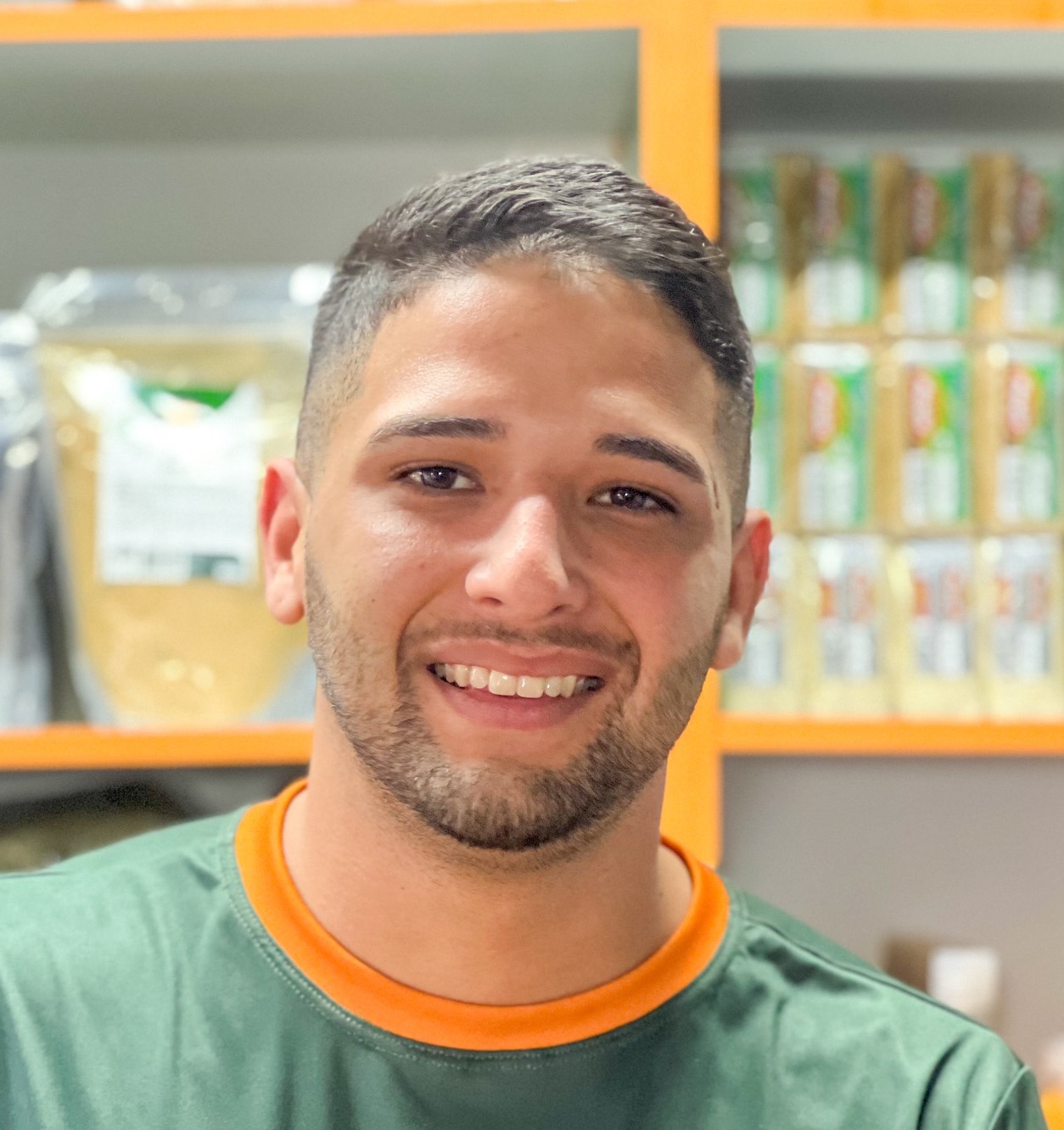 Leonardo — especialista em food service, Anaju Produtos Naturais